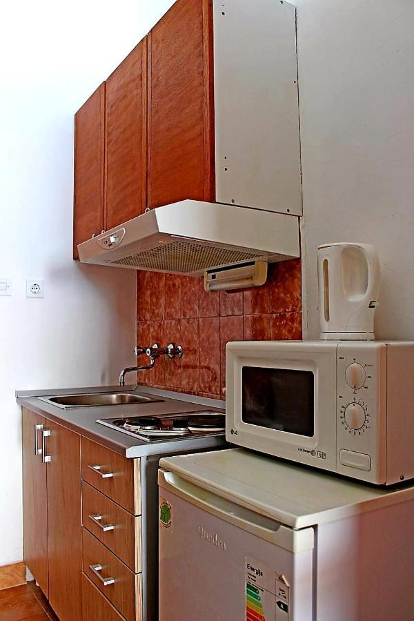 Apartments Gabriela Дрвеник Экстерьер фото