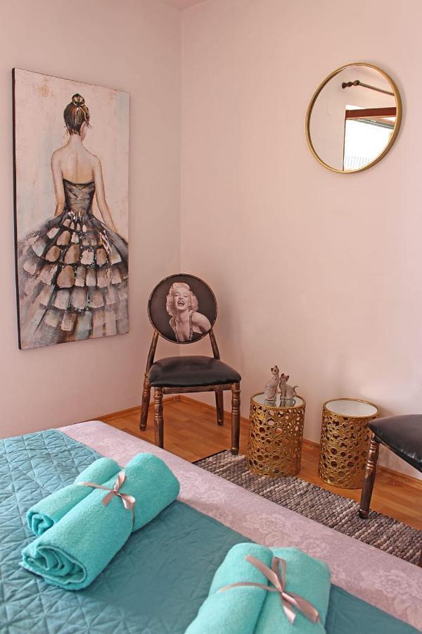 Apartments Gabriela Дрвеник Экстерьер фото
