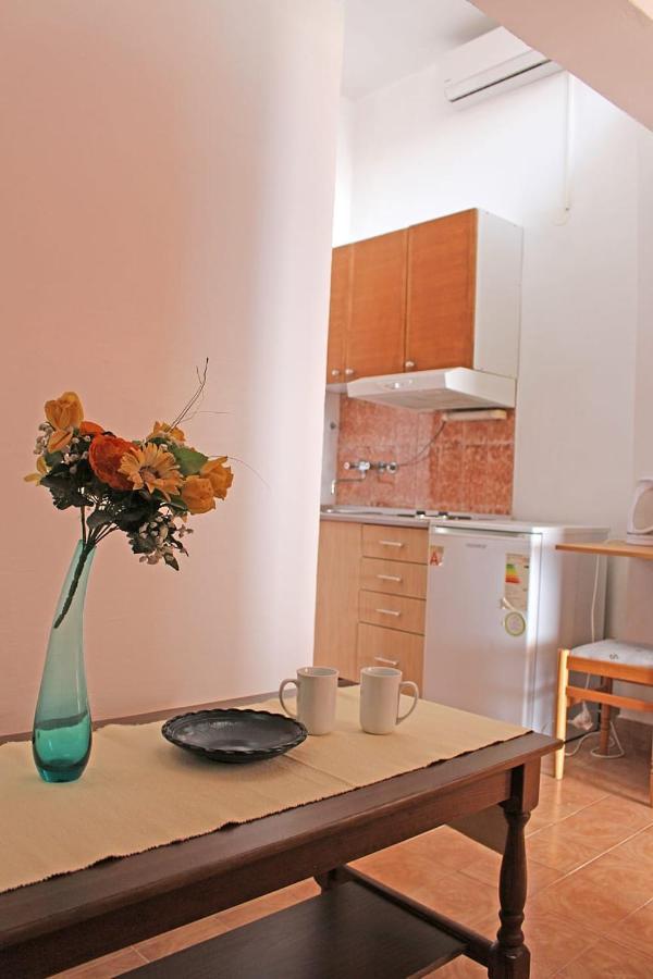 Apartments Gabriela Дрвеник Экстерьер фото